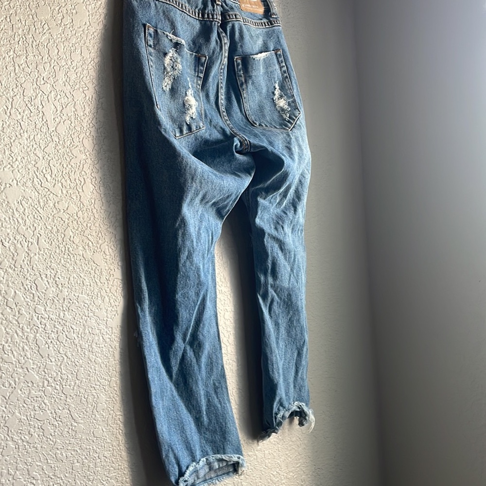 One tablespoon distressed style denim jeans.(24) - Picture 9 of 16